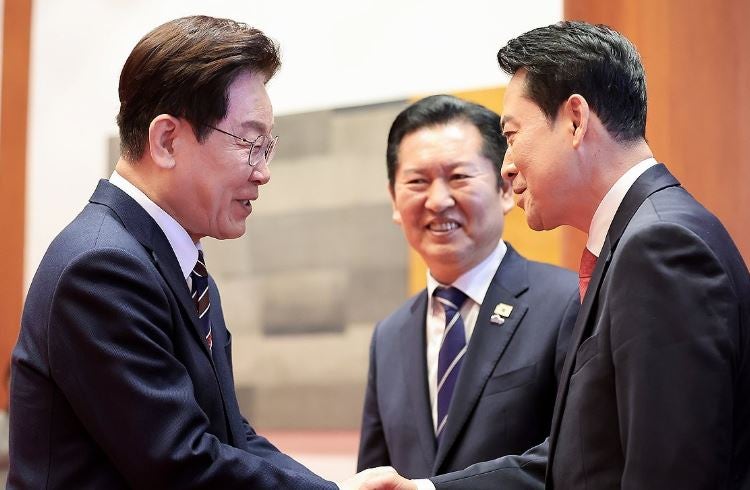 이 대통령, <b>장동혁</b> 대표 <b>가족상</b>에 근조화환