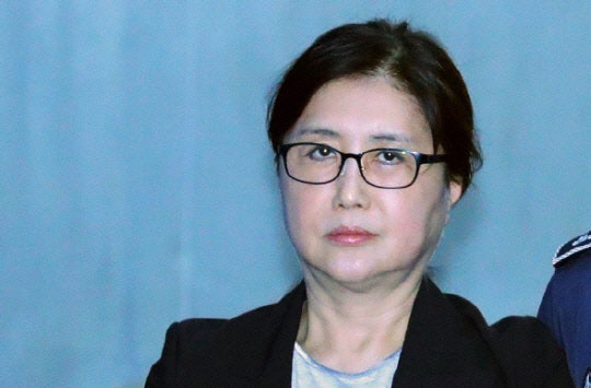 최서원 "박근혜 대통령님, 잘지내고 계신지… 배신 생각한 적 없어" 편지