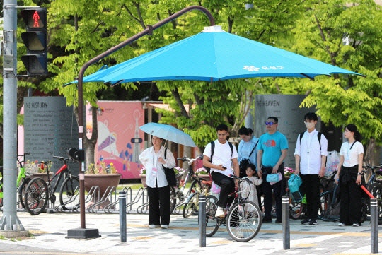 폭염에 <b>온열질환</b> 잇따라… 충청권 곳곳 열대야주의보