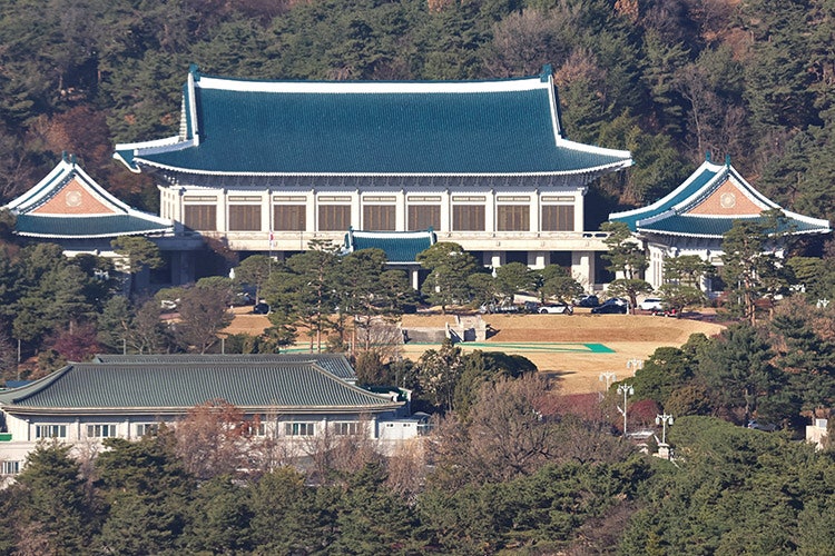 [속보] 靑, <b>손봉기 대법관</b> 후보자 <b>반려</b>…"대법원장에 재제청 요구"