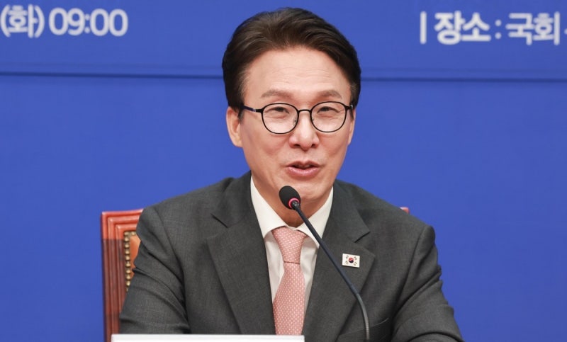 <b>김민석</b> "외부에 인사문제 제기, 野와 뭐가 다른가" 경고