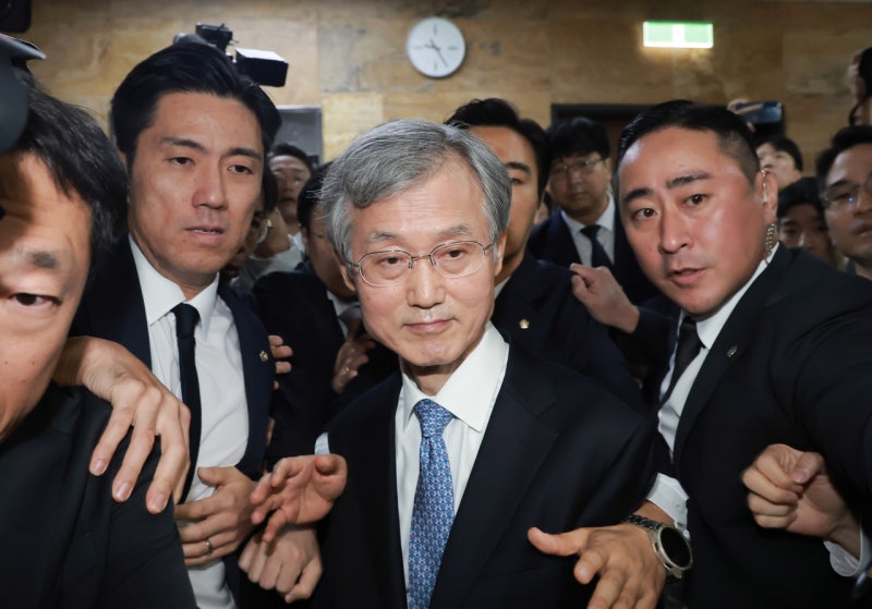 [속보] <b>조희대</b> "대법관 <b>재제청</b> 요구, 삼권분립·사법독립 훼손 우려"