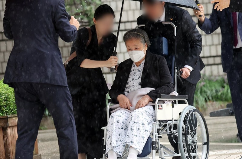 '통일교 정교유착' <b>한학자</b> 총재 <b>보석 허가</b>…"건강 상태 고려"
