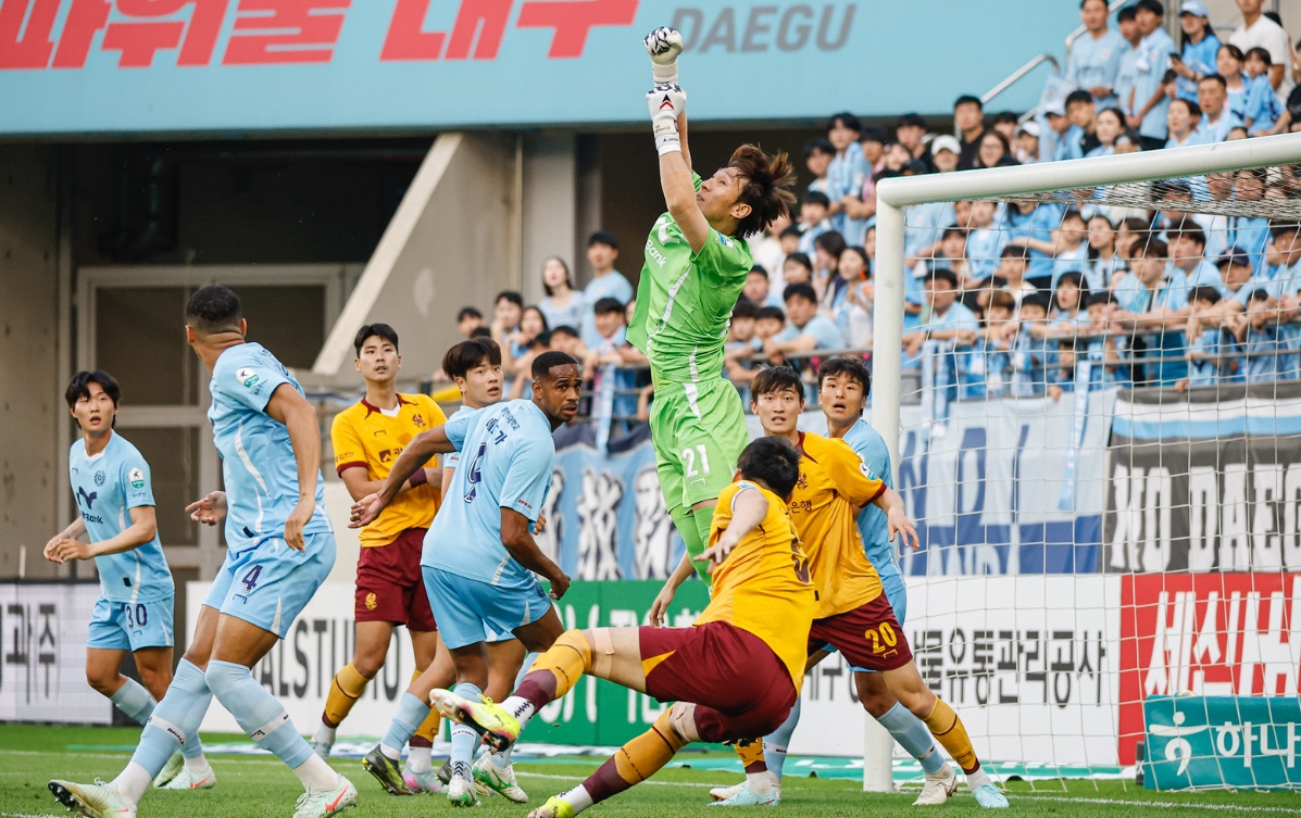 '병수볼' 시작한 대구FC, '<b>오승훈 복귀</b> 효과' 더해져 무승부···연패는...