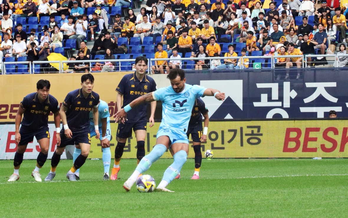 'PK 4개, 세징야 2G 1AS' 웃은 건 <b>대구</b>FC…11위 제주, 승점 6점 차 추격