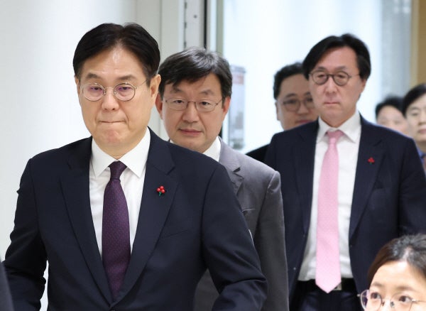 <b>신임</b> <b>비서실장</b>에 <b>이관섭</b>, 대통령실 3실장 모두 교체