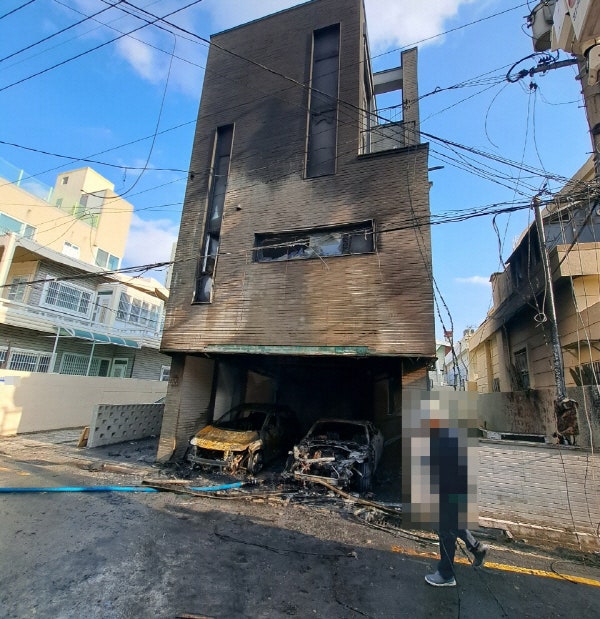 <b>부산</b> 동래구 <b>단독주택</b>서 불 나…2명 부상