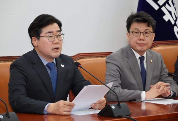<b>박찬대</b> "崔대행, 내일까지 <b>마은혁 임명</b>하라…더는 묵과할 수 없어"