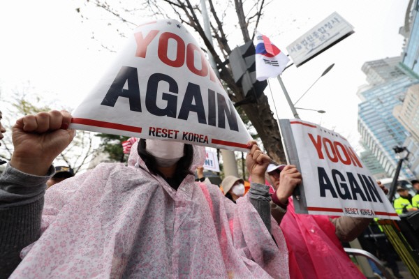 尹변호인단 ‘<b>윤어게인</b>’<b>신당</b> 창단 발표했다 취소