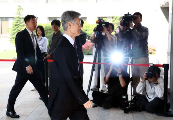 <b>조희대</b>, <b>청문회</b> 불출석…정청래 "<b>대법원장 국회</b> 존중 안해" 비판