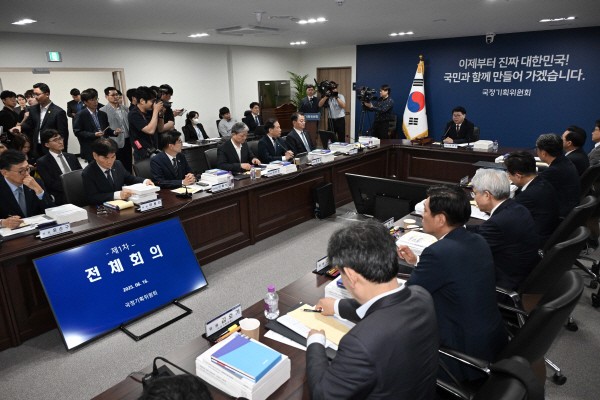 국정기획위 "<b>정부조직개편TF</b> 가동… 과도한 권한 집중 분산"