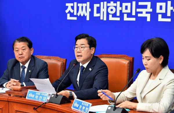 與 당 대표 선거, <b>박찬대</b> vs 정청래 '찐명' 대결 유력
