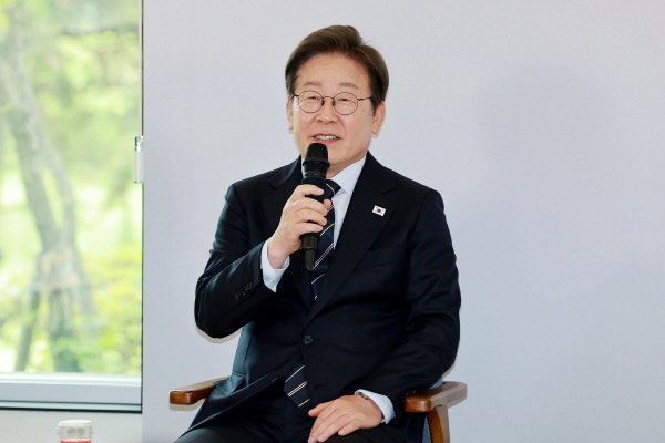 이 대통령 "'폭싹'보고 갱년기라 운 줄 알았는데... 섬세한 표현력 때문"