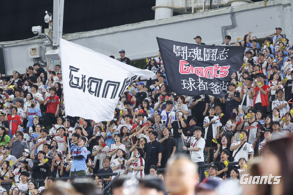 '<b>이호준</b>이 살렸다'…<b>롯데</b> 전반기 ‘리그 3강’ 확정