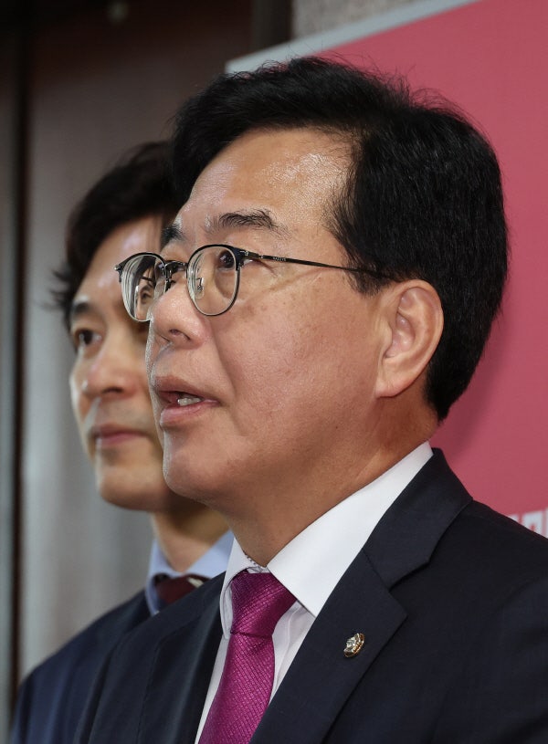 국힘 당사 압수수색에 <b>송언석</b> “야당 탄압 <b>깡패짓</b>”