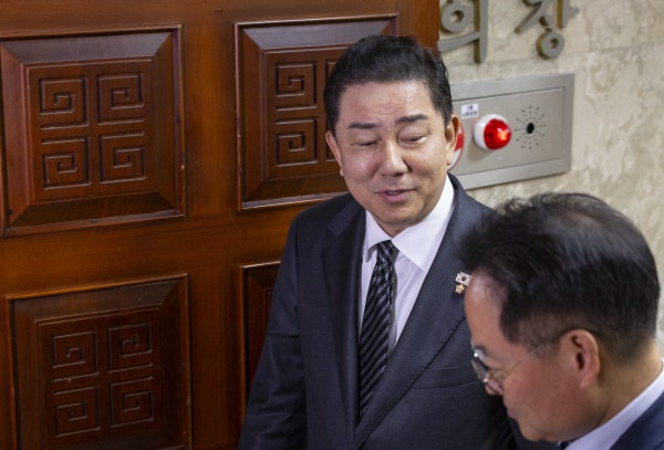 '3대 <b>특검법</b>' 협상결렬 <b>후폭풍</b>…김병기, 정청래에 "사과하라"