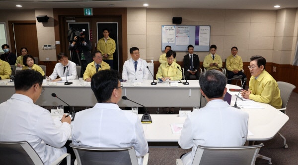 李대통령, <b>추석</b> 전 <b>응급의료</b>진 만나 감사·의견 청취