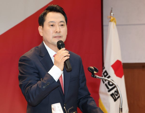 [속보] <b>장동혁</b>, <b>조국</b> '<b>대장동 항소 포기 토론</b>' 제안 수락