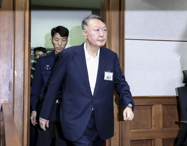 윤석열 전 대통령이 지난 9월 26일 서울 서초구 서울중앙지법에서 열린 특수공무집행방해,<a href=