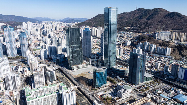 부산 남구 문현동에 있는 부산국제금융센터 (BIFC) 전경. 국제신문DB