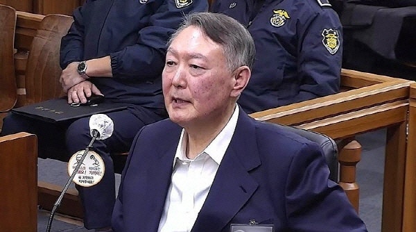 [속보] 종합특검 <b>윤석열</b> 첫 <b>피의자 조사</b> 종료, 尹은 '혐의 부인'