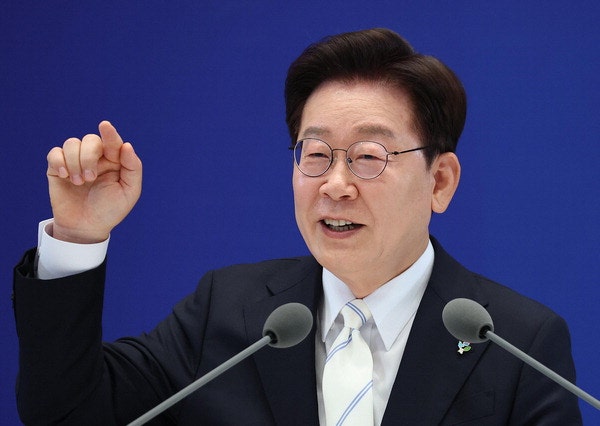 “일 너무 열심인 한성숙, 중기부 직원 괴롭다 해…다른 부처도 느껴보길”