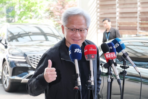 출국 젠슨 황 “한국과 미래 만들어 가는 것 강한 동기부여 설렘 느껴”