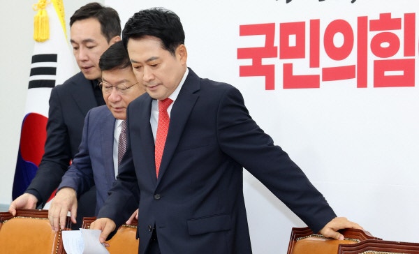 장동혁 체제 유지냐 교체냐…국민의힘 의총 앞두고 기류 엇갈려