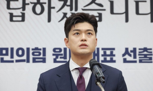 [속보] 김용태 “장동혁, 극우 부정선거 음모론으로 당권유지 정치 끝내야”