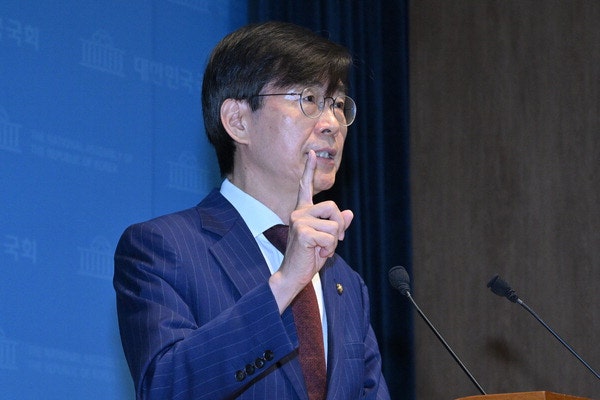 ‘박덕흠 낙선 요구’ 징계 위기 조경태…‘장동혁 제명·출당’ 요구로 맞불 놓기(종합)