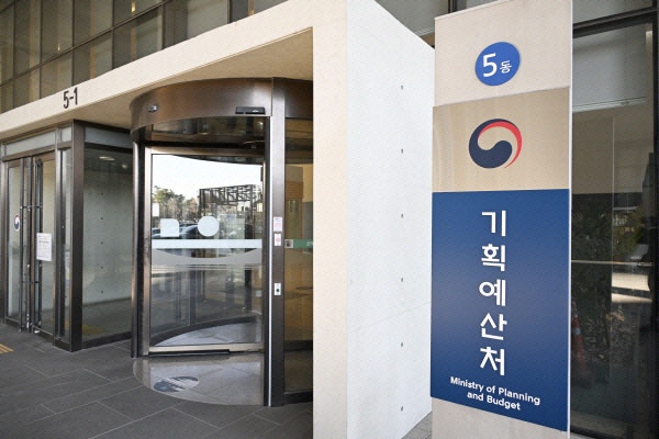 올해 1~5월 '<b>나라살림</b>' 54조원 <b>적자</b>…국세 늘어 3년來 <b>최저</b>