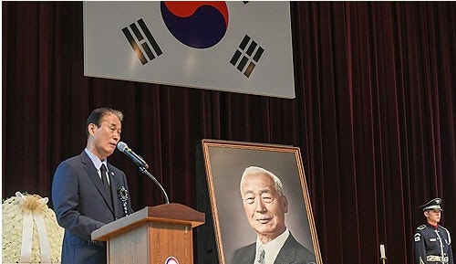 <b>권오을</b> 보훈장관, 이승만 전 대통령 <b>추모식 참석</b>…'국민 통합' 강조