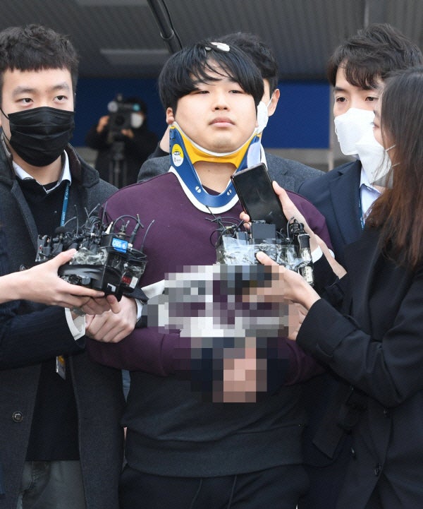[속보] '박사방' <b>조주빈</b>, 감형 노리고 <b>헌법소원</b> 냈으나 <b>기각</b>