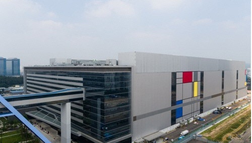 [속보] 로이터 “<b>삼성전자</b>, <b>파운드리</b> 가격 최대 15% <b>인상</b>”
