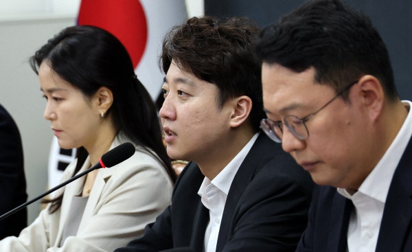<b>이준석</b> <b>개혁신당</b> 대표, 당대표 <b>사퇴</b>