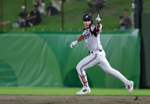 곽빈 10K·<b>윤동희</b> 쐐기포…한국, 대만에 5-0 완승