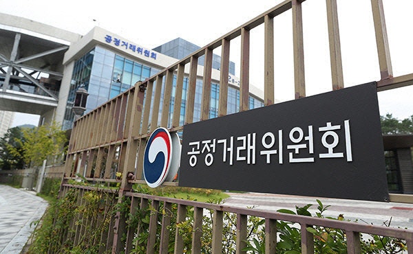 공정위, 계열 대부업체에 자금 <b>부당 지원</b>한 <b>명륜당</b>에 과징금 148억 원 부...