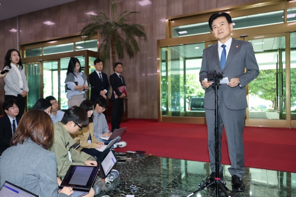 <b>정동영</b> “<b>DMZ 지뢰 사고</b>, 불행한 일…평화공존 더 절실해져”