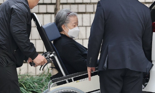 <b>한학자</b> 통일교 총재, 2심서 “건강 고려” <b>보석 허가</b>