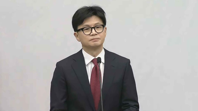 [속보] <b>한동훈 정치 행보</b> 재개.. "보훈과 안보 목숨처럼 여기겠다"