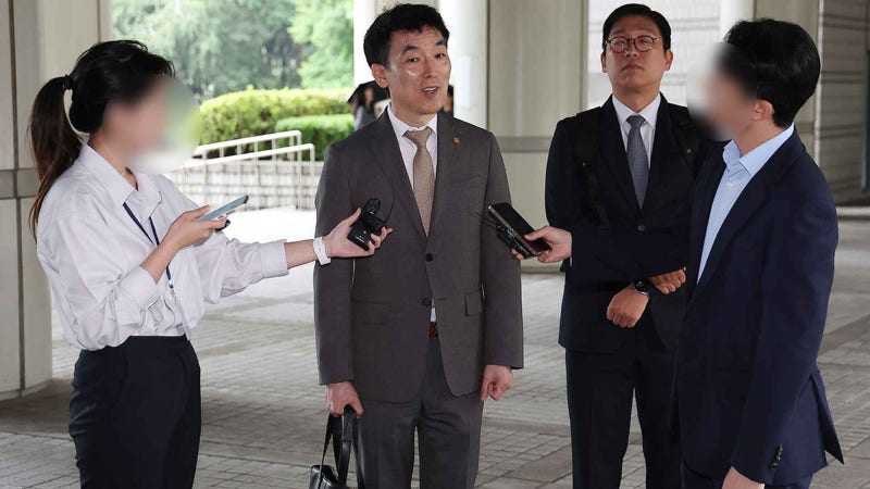 감치 명령 받은 <b>김용현 변호인</b>, 구치소 거부로 '<b>석방</b>'