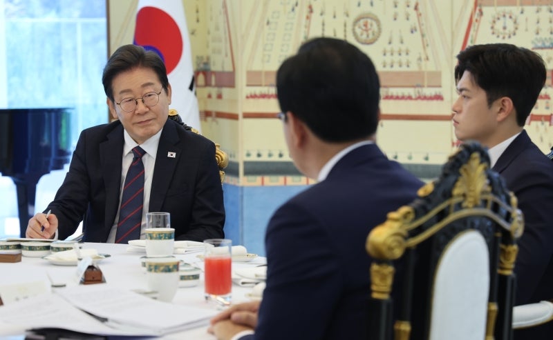 <b>이재명 대통령</b>, <b>나토</b> 정상회의 <b>불참</b>…“중동 정세·국내 현안 고려”