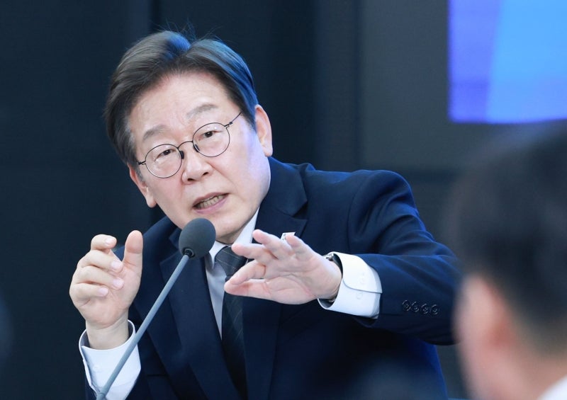 李대통령, <b>광주 군공항 이전</b> 관련 대통령실에 TF 구성 지시