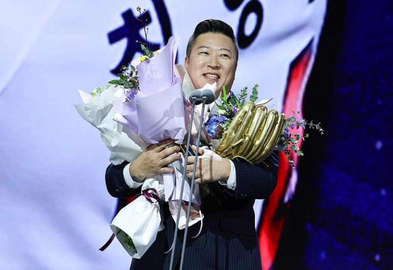 'KIA→삼성' <b>최형우</b>, <b>골든글러브</b>는 어느 팀 이름으로 받나?...'시상식 당...