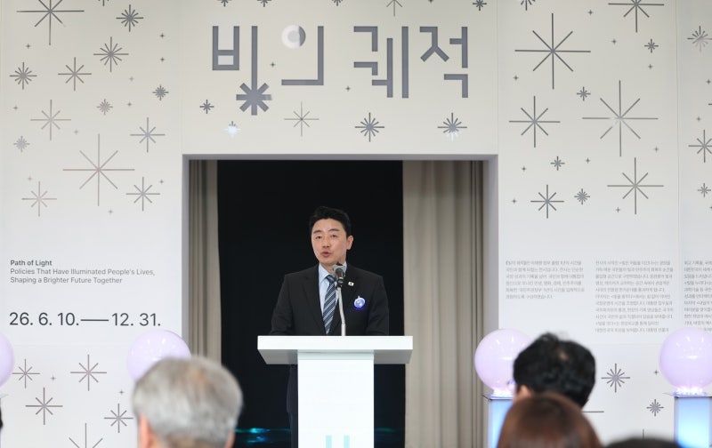 강훈식 "부실투표 사태 대응이 우선...대통령 환송보다 중요"