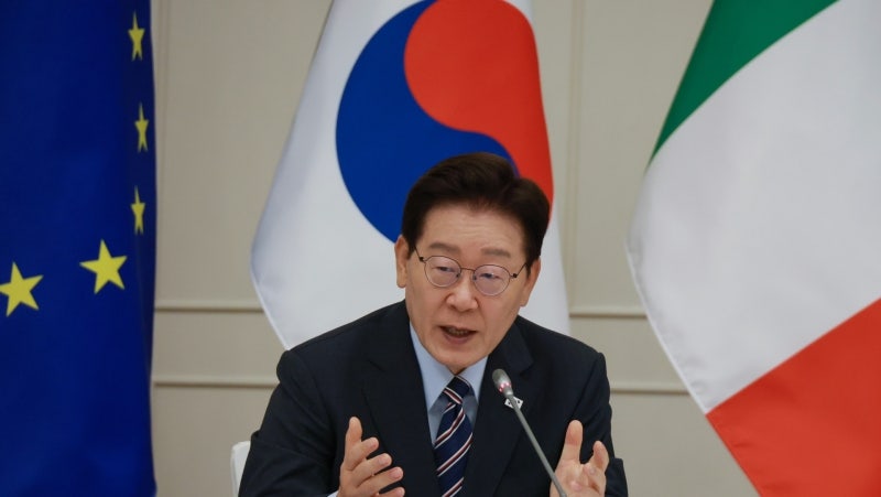 李대통령 "與, '우리 진영' 아닌 '국민 전체' 향해야"