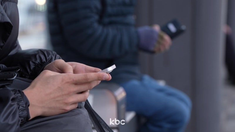 "스마트폰 보급, 출산율 급락 원인 중 하나" 미국 연구 결과