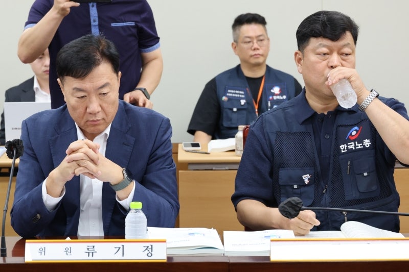 최저임금 "1만 2,000원" vs 동결…노사, '격차 1,680원' 줄다리기 본격화