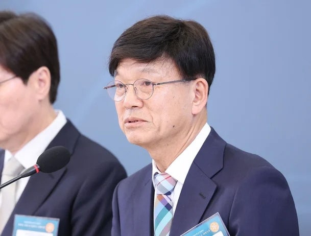 [속보]<b>청와대</b> "'호남 반도체 투자' 비판 이병태 규제합리화위 부위원장...