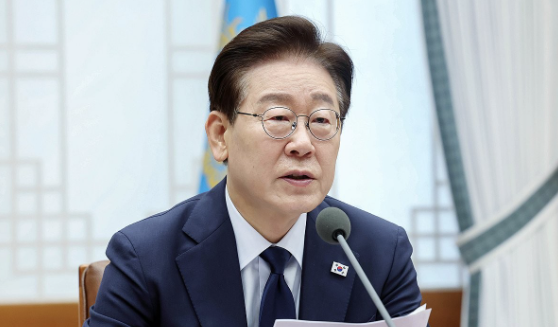 李대통령 "'3대 메가 프로젝트' 속도전이 중요…오늘 부지 선정 논의하고 확정 지어야"